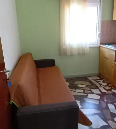 Lainis Торони
